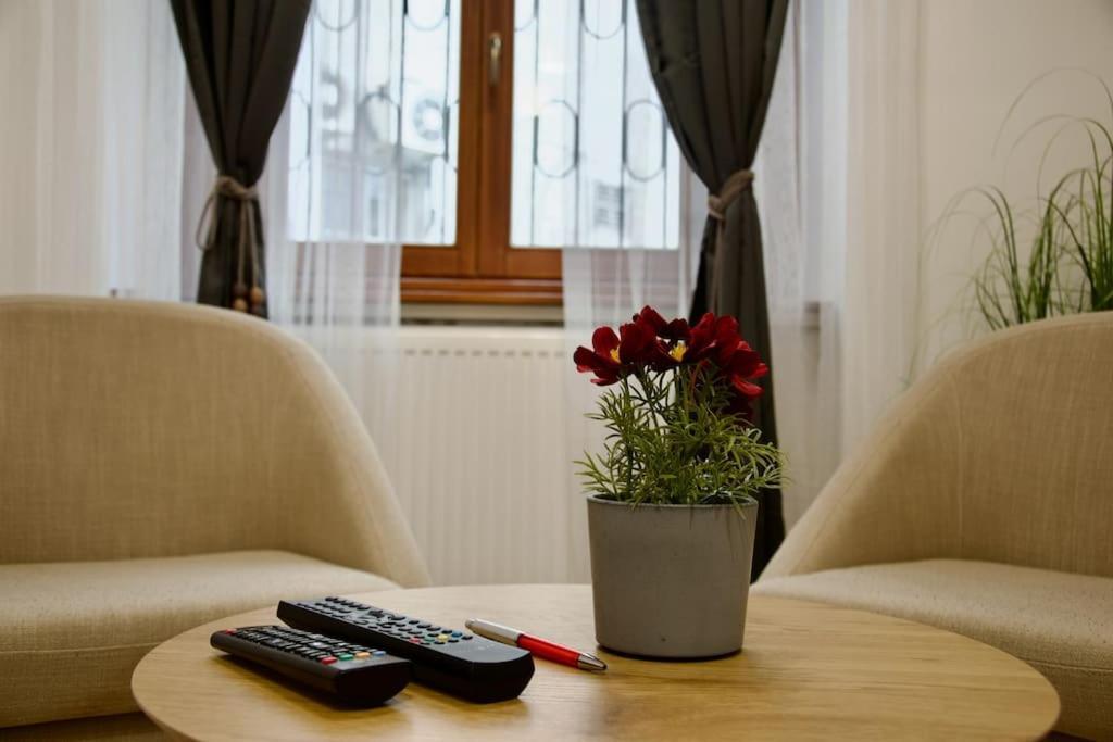 Standard Apartment By Hi5- Podmaniczky Street Budapesta Exterior foto