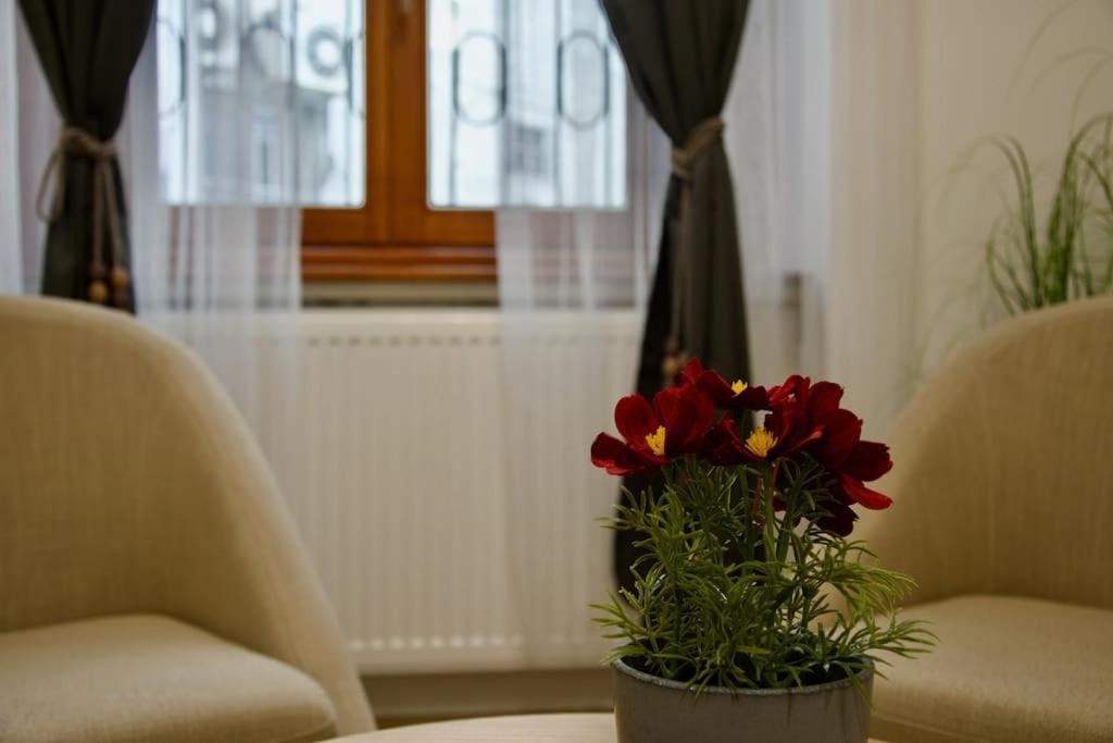 Standard Apartment By Hi5- Podmaniczky Street Budapesta Exterior foto
